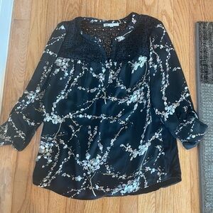 DR2 size small black pattern blouse